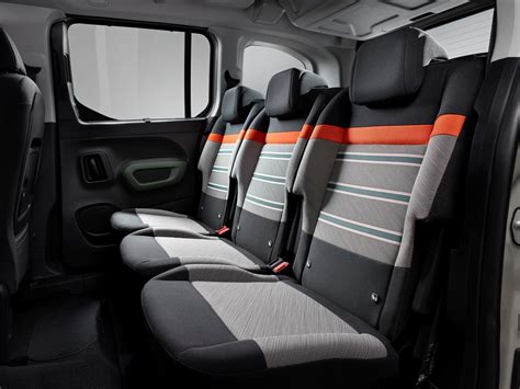 Citroën Berlingo (2021) Interior Layout, Dashboard & Infotainment | Parkers