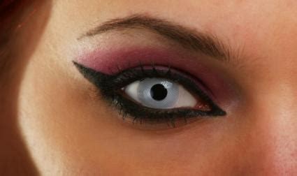 Vampire Contact Lenses | LoveToKnow