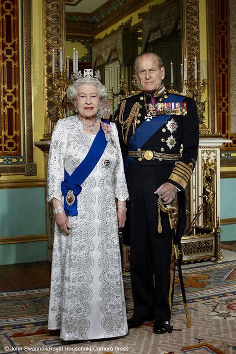 Official Diamond Jubilee portrait of Queen Elizabeth II - Queen ...