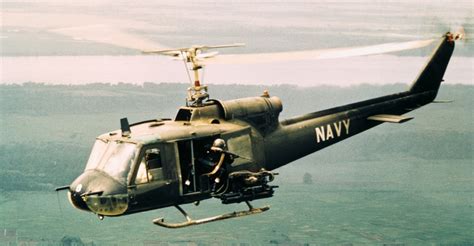 american-gunners-firing-from-helicopter-in-vietnam-3 - Vietnam War Pictures - Vietnam War ...