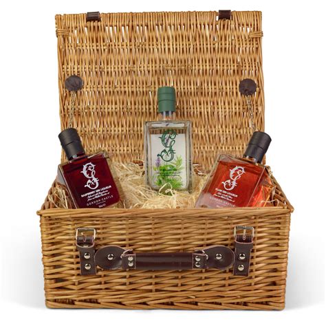 Gin Hamper | Hamper for Gin Lovers | Gin Lovers Hamper | Gordon Castle ...