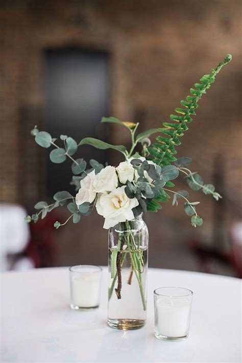 27 Chic And Easy Mono Floral Wedding Centerpieces - Weddingomania