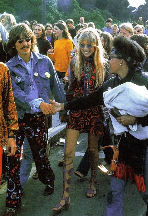 george harrison. Hippie Style, Hippie Life, George Harrison, Patti Harrison, Mode Vintage, Retro ...