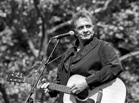 10 Best Johnny Cash Songs of All Time - Singersroom.com