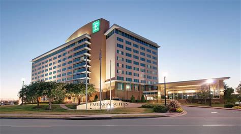 Hotels in Huntsville, AL the Embassy Suites Hotel