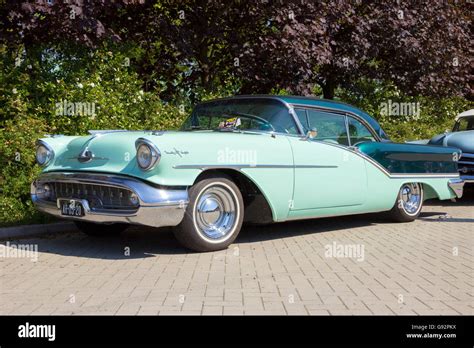 1957 Oldsmobile Starfire 98 Holiday Coupe Stock Photo - Alamy