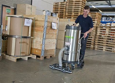 7 Benefits Of An Industrial Vacuum Cleaner - Industar