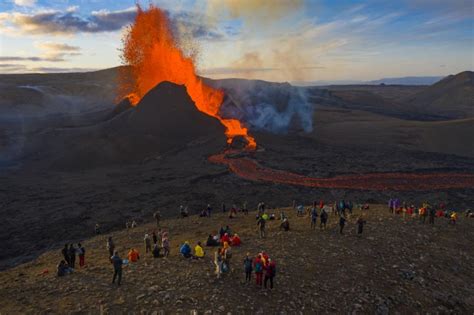 Visiting the Iceland volcano eruption | Icaland Volcano guide 2022