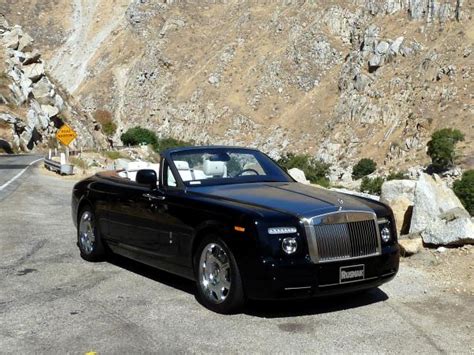 Rolls-Royce Phantom Drophead Coupe - Information and photos - MOMENTcar