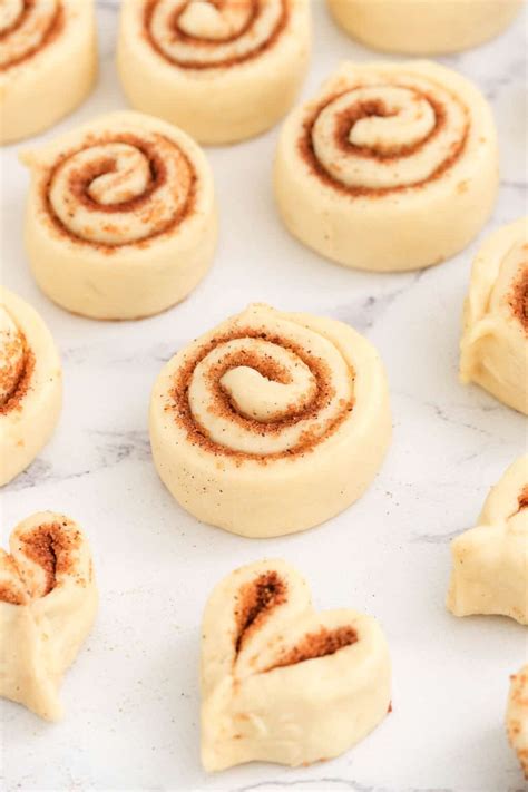 Cinnabunnies - Bunny Cinnamon Rolls From a Can or Scratch!