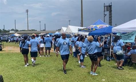 Thousands of alumni attend Ribault High School ‘Come Together Day’ before campus gets demolished ...