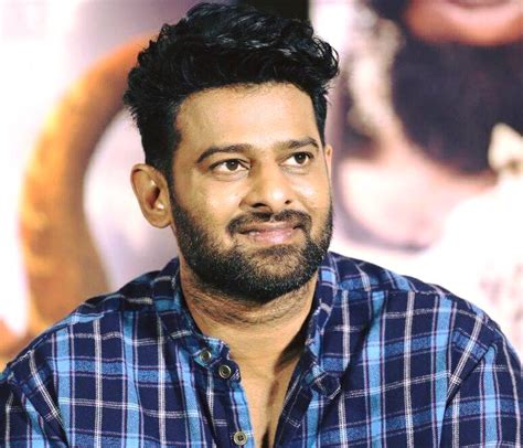 'సాహో' షూటింగ్‌ కి 'నో' చెప్పిన దుబాయ్ - Cinevinodam