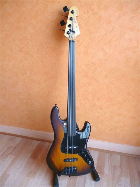 Fretless guitar - Alchetron, The Free Social Encyclopedia