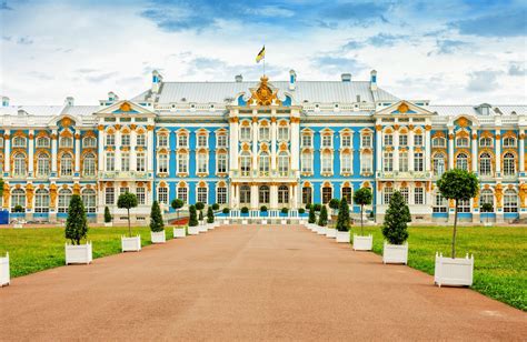 Best Palaces to Visit in St. Petersburg