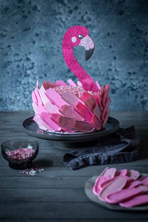 Flamingo Cake & Cake Decorating Tips | Chew Town Food Blog