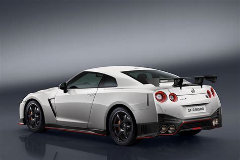 Nissan Unveils 2017 GT-R Nismo At Nurburgring, Comes With 600 HP - autoevolution