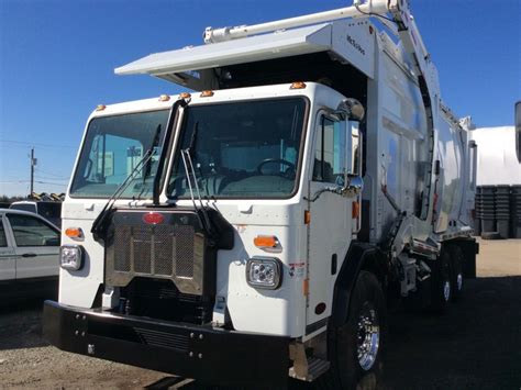 Front End Loaders: The Ultimate Commercial Garbage Truck – Route Ready Trucks