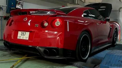 R35 GTR afterfiring on the dyno. #Nissan #GTR #R35 #afterfire #backfire #JDM #animated #gif # ...