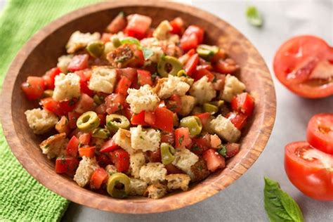 Italian Bread-and-Tomato Salad