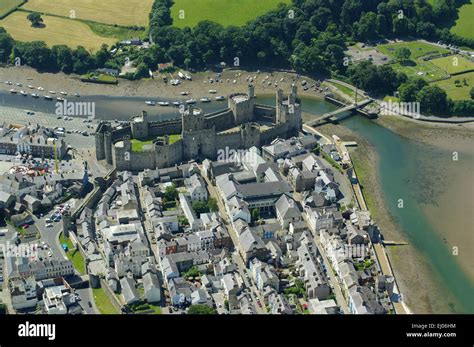 Caernarfon aerial hi-res stock photography and images - Alamy