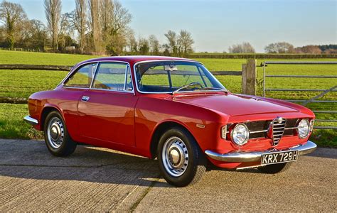 1970 Alfa Romeo Giulia - GT1300 Junior | Classic Driver Market