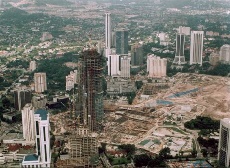 The history and construction of the Petronas Twin Towers - ExpatGo