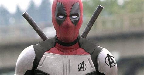 Deadpool Joins Avengers: Endgame in Ryan Reynolds Approved Fan Art