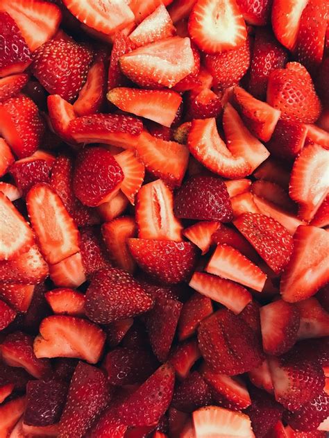 Strawberry Aesthetic Wallpaper Laptop