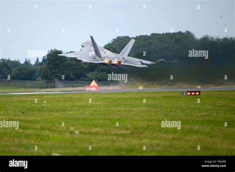 Lockheed Martin F-22 Raptor Stealth aircraft Stock Photo - Alamy