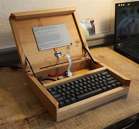 How to make your own distraction-free digital typewriter / Boing Boing