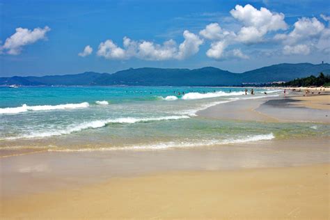 Small Group Tours & Luxury Holidays to Beaches of Hainan | TransIndus