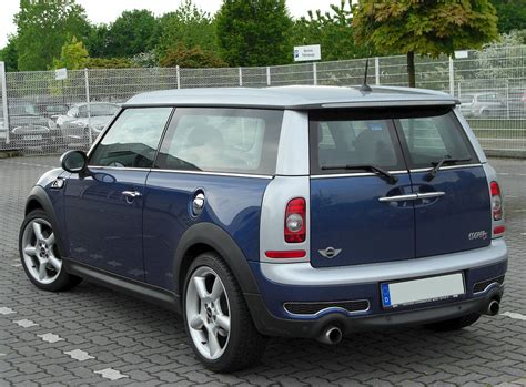 2010 MINI Cooper Clubman Base - 2dr Hatchback 1.6L Manual