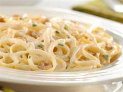 Alfredo Linguine Recipe | Food Network