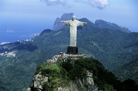 5 Reasons Why Christ the Redeemer Statue Is So Popular