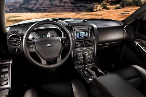 2010 Ford Explorer Sport Trac Pictures - 80 Photos | Edmunds