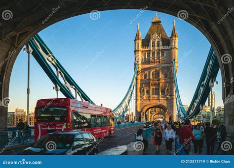 Scenery on Tower Bridge in London Editorial Stock Image - Image of national, historical: 212311719