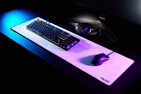 Glorious Extended Gaming Mouse Pad / Mat - Black or White - 11"x36" – Glorious PC Gaming Race