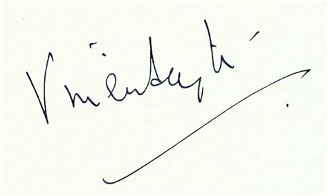 SIGNED: Deceased Actress Vivien Leigh Autograph | #95838918