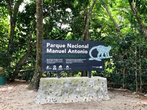 Hiking Manuel Antonio National Park - Costa Rica Guide