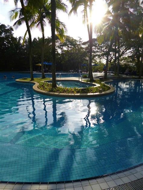 Bangi Resort Hotel Pool: Pictures & Reviews - Tripadvisor