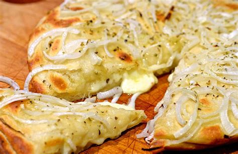 How to Make Fugazzeta, Stuffed Argentinian-Style Pizza | Recipe ...