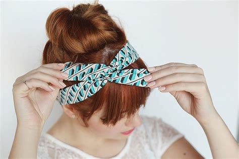 10-Minute DIY: Make a Headband Out of Wire + Fabric Scraps | Wire headband, Diy hair accessories ...