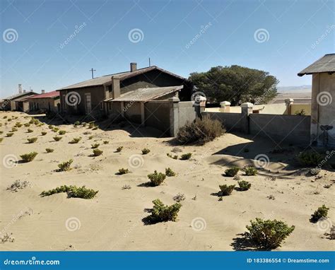 Kolmanskop `afrique. Kolmanskop, German. Kolmannskuppe is an Abandoned Town in Namibia, Located ...