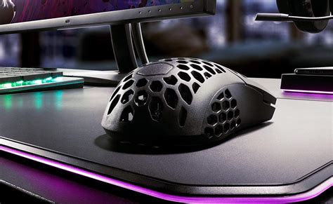 This Honeycomb Gaming Mouse Uses a Unique Vent Structure