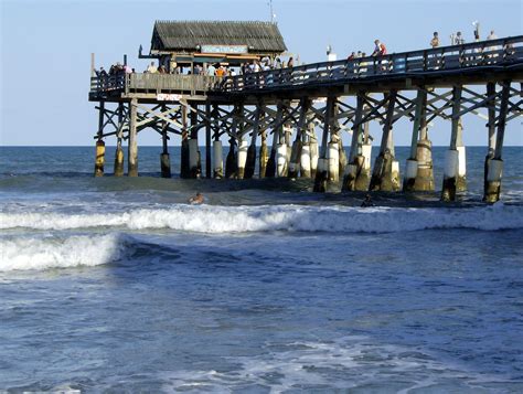 File:Cocoa Beach pier FLAUSA.jpg