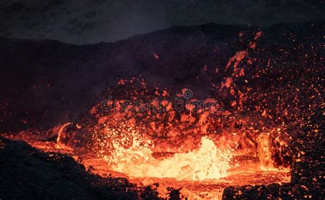 Volcano Eruption Lava Flow Iceland Stock Photo - Image of expedition, eruption: 257311494