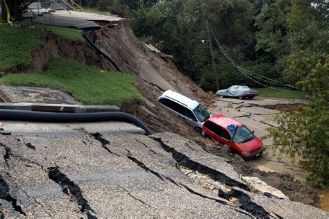 File:Hurricane Gaston landslide damage.jpg - Wikimedia Commons