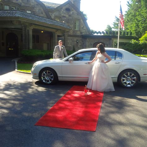 White Bentley flying spur for weddings in nyc. Bentley for rent in nyc. Bentley flying spur