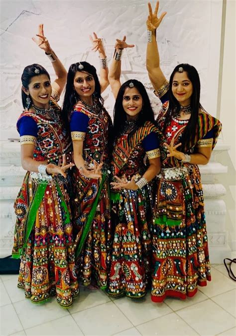 Garba Lehenga – Indian Dance Costumes for Rent