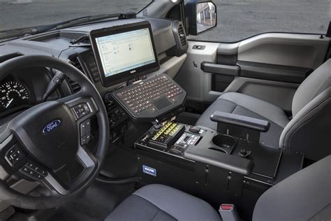 2016-ford-f-150-police-truck-interior-technology - The Fast Lane Truck